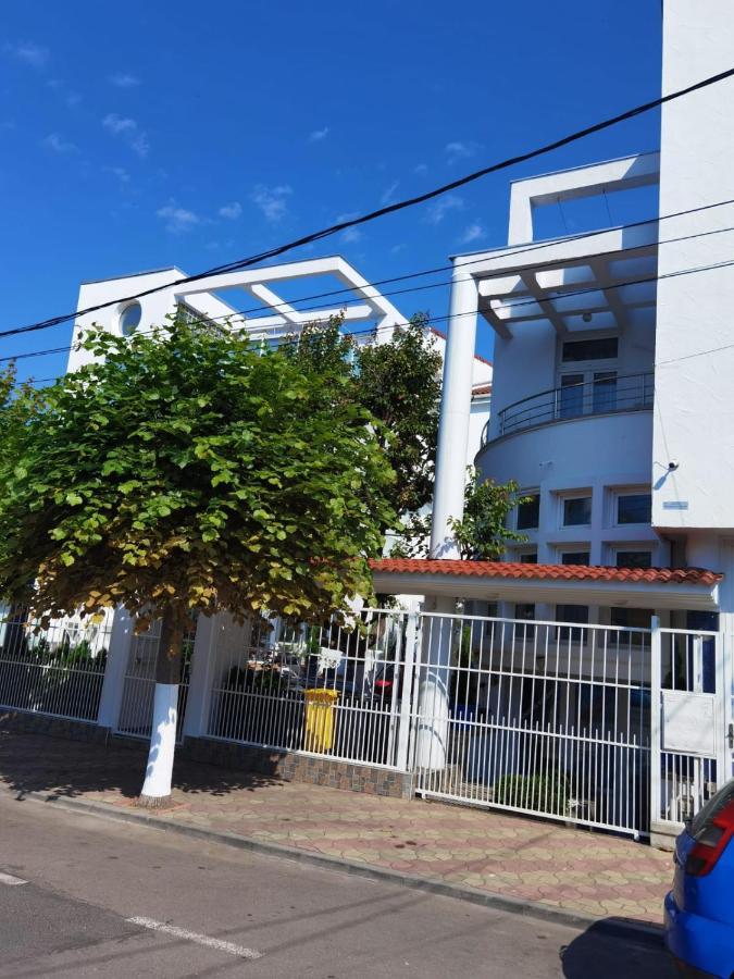 Fitness House With Garden Hotel คอนสตันซา ภายนอก รูปภาพ
